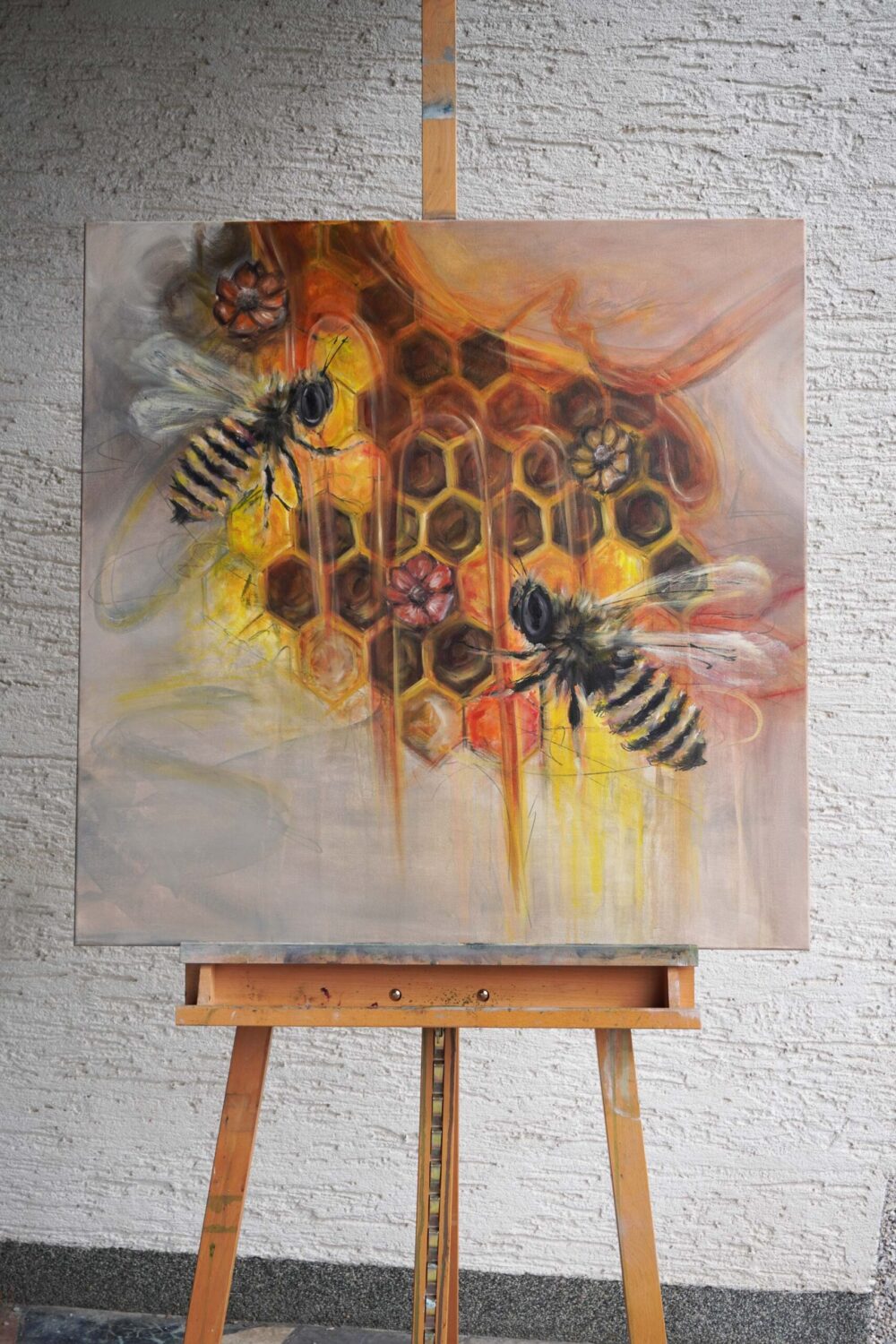 Ali Olio | Fine Art from the Alps | Kunst aus den Alpen | abstract beetle blue orange white | abstrakter Bienen mit Hintergrund orange gelb neutral honey bees abstract yellow