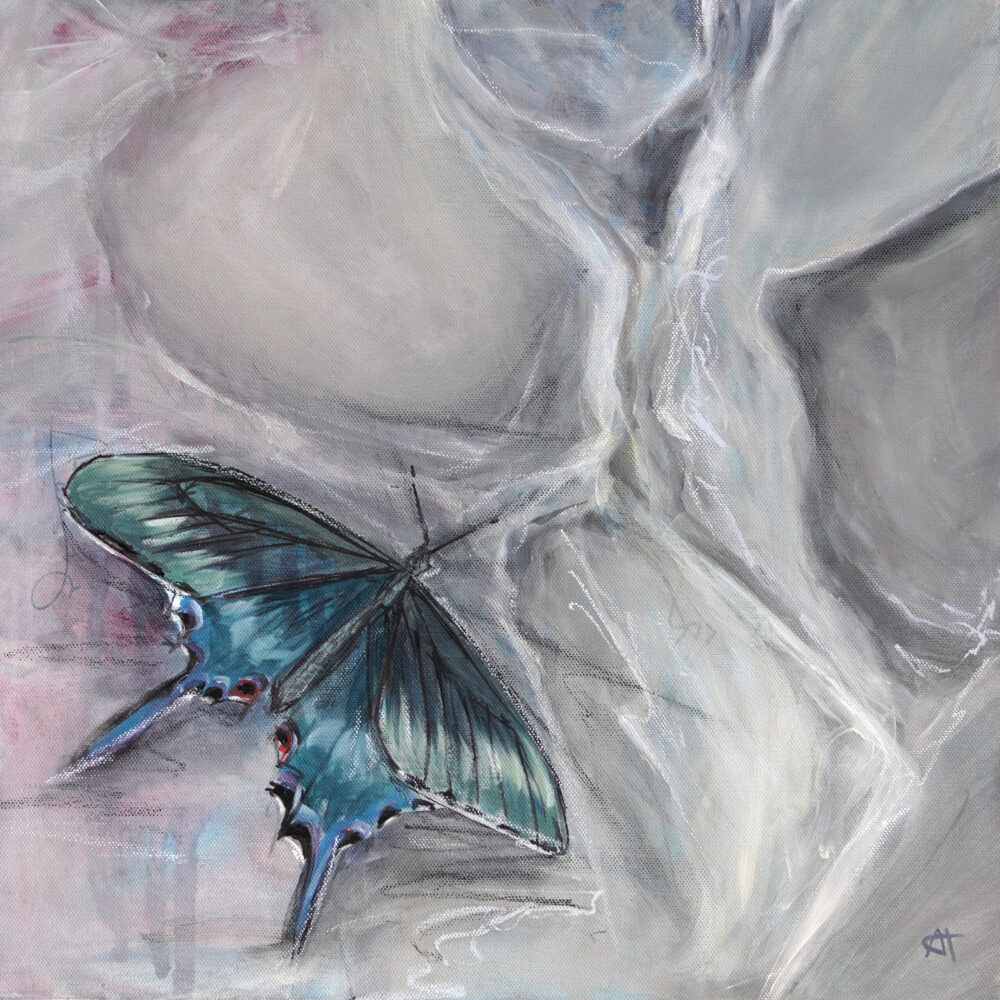 Ali Olio | Fine Art from the Alps | Kunst aus den Alpen | Stein Schmetterling blau grau weiß abstrakter Hintergrund Butterfly stone abstract background blue metallic white stone