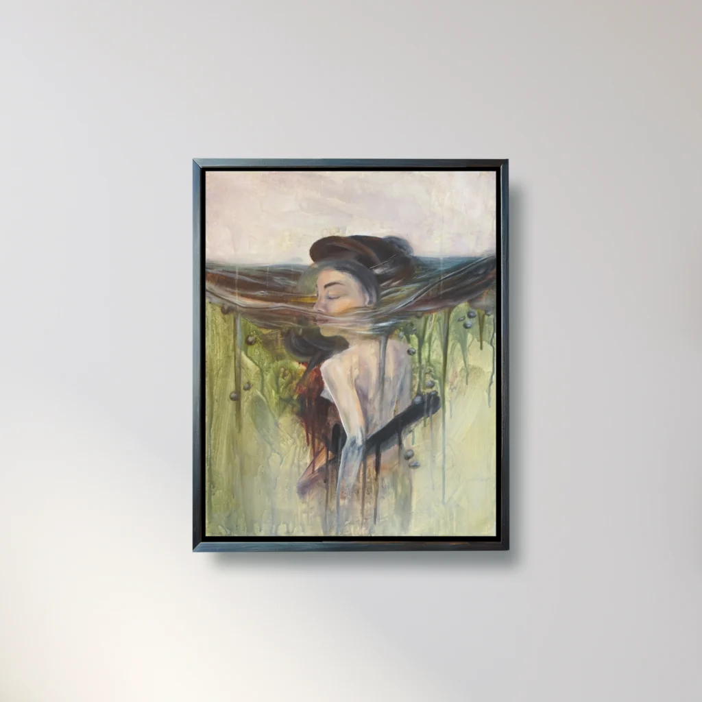 Gemälde einer Frau mit geschlossenen Augen, halb unter Wasser, symbolisiert das Ertrinken in Gedanken und das Loslassen im Fluss des Lebens. Alexandra Isabel Hörhager, aufstrebende österrreichische Künstlerin | Ali Olio Emerging Austrian Arist, Kunst aus Tirol, Fine Art from the Alps